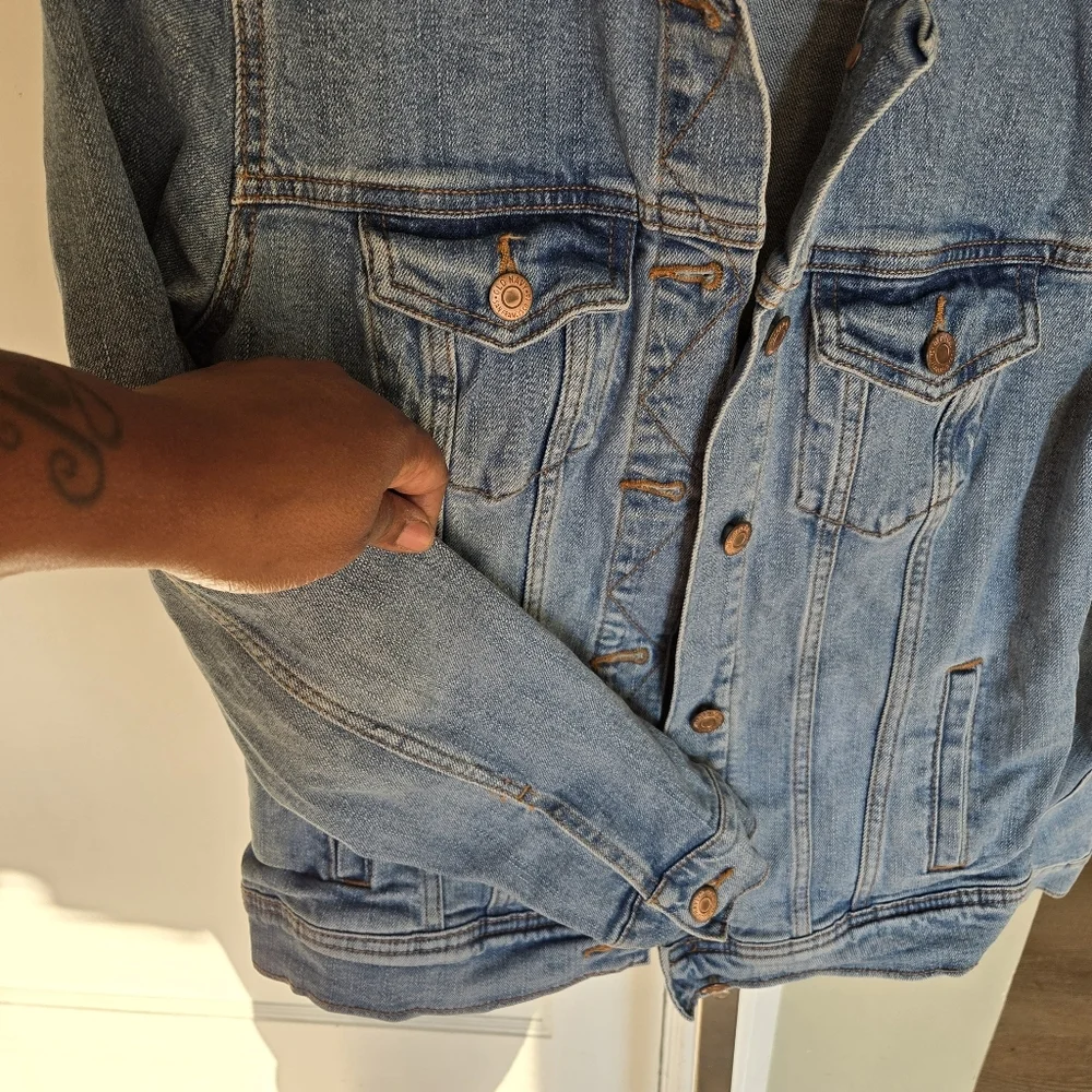 Old Navy Jean Jacket sz Medium